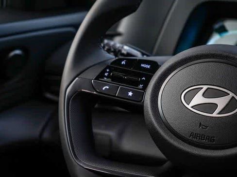 Certified 2025 Hyundai Elantra Sport FWD image 22