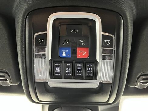 Used 2024 RAM 1500 Limited AWD/4WD image 21
