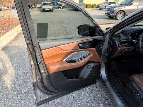 Used 2025 Acura MDX SH-AWD w/ Advance Package image 16