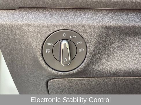 Used 2021 Volkswagen Jetta R-Line image 12