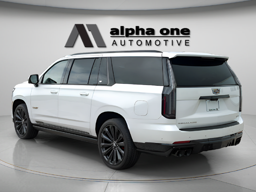 Used 2025 Cadillac Escalade ESV V AWD/4WD image 14
