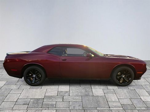 Used 2023 Dodge Challenger SXT image 8