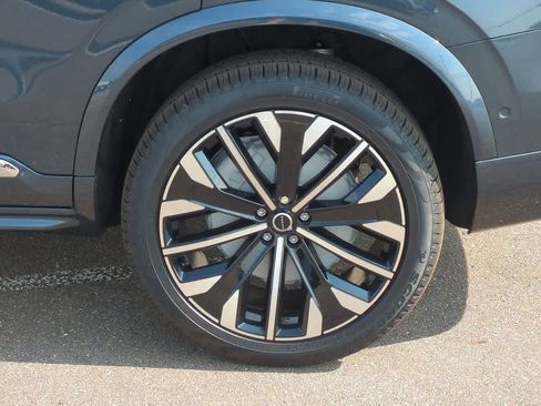Used 2026 Volvo XC90 B5 Plus w/ Protection Package Premier image 12