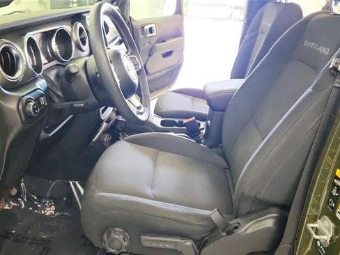 Used 2023 Jeep Gladiator Overland w/ Cold Weather Group AWD/4WD image 23