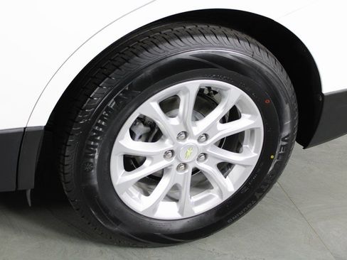 Used 2021 Chevrolet Equinox LS image 10