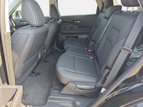 New 2026 Nissan Pathfinder SL FWD image 14