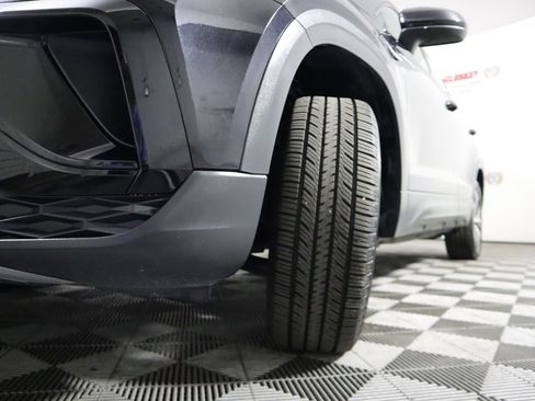 Used 2024 Volkswagen Taos SE image 24