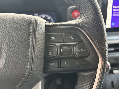 Certified 2025 Toyota Tacoma TRD Off-Road AWD/4WD image 19