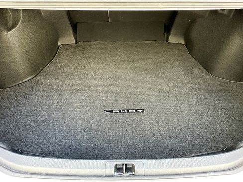 Used 2019 Toyota Camry LE image 26