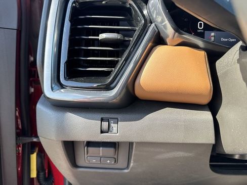 Used 2024 GMC Canyon AT4 w/ AT4 Premium Package image 18