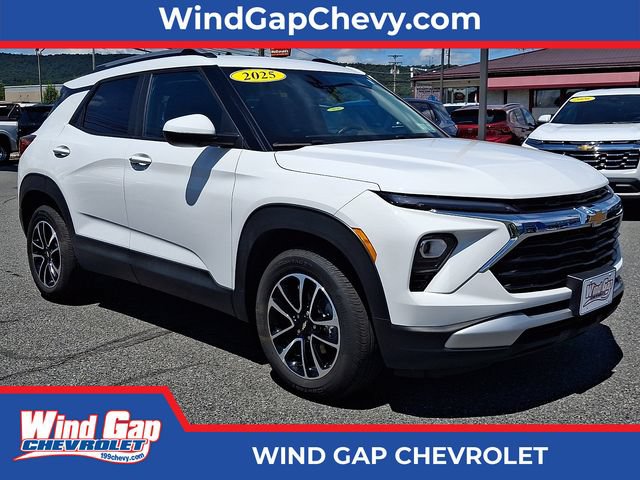 Used 2025 Chevrolet TrailBlazer LT w/ Convenience Package AWD/4WD image 1