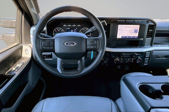 Used 2023 Ford F250 XL w/ STX Appearance Package AWD/4WD image 9