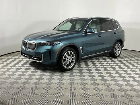 Used 2024 BMW X5 xDrive40i w/ Premium Package image 1
