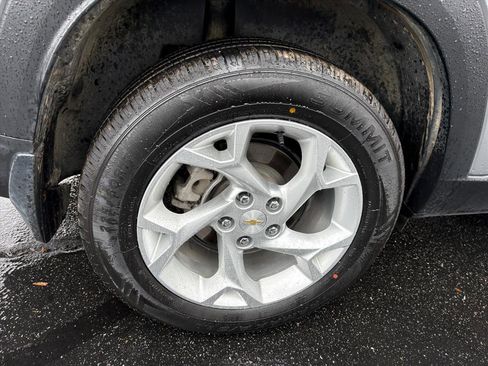 Used 2024 Chevrolet Trax LS w/ LS Convenience Package image 24