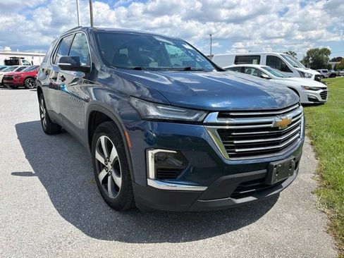 Used 2023 Chevrolet Traverse LT w/ LT Premium Package AWD/4WD image 1