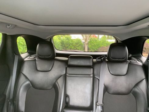 Used 2019 Jeep Cherokee Latitude Plus image 22