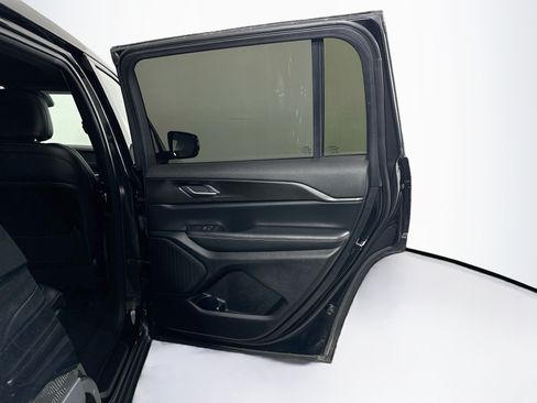 Used 2023 Jeep Grand Cherokee L Laredo AWD/4WD image 32