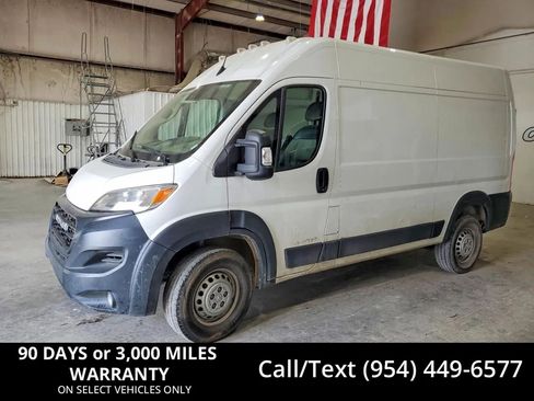 Used 2024 RAM ProMaster 2500 w/ Convenience Group FWD image 1