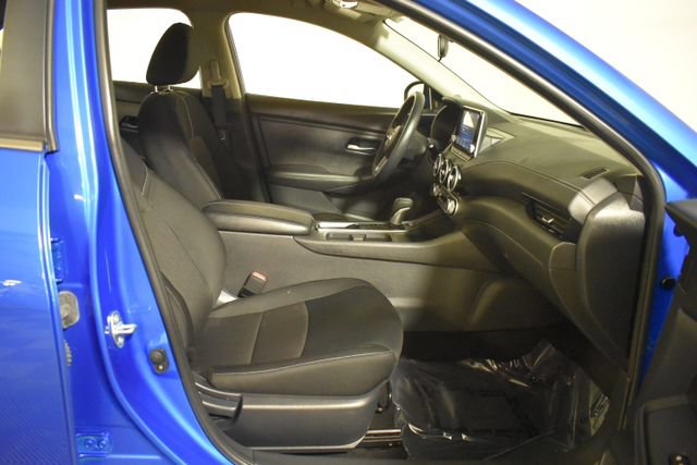 Used 2025 Nissan Sentra SV FWD image 33