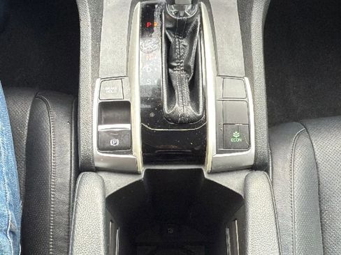 Used 2020 Honda Civic Touring image 19