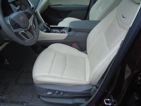 Used 2023 Cadillac XT5 Premium Luxury image 10