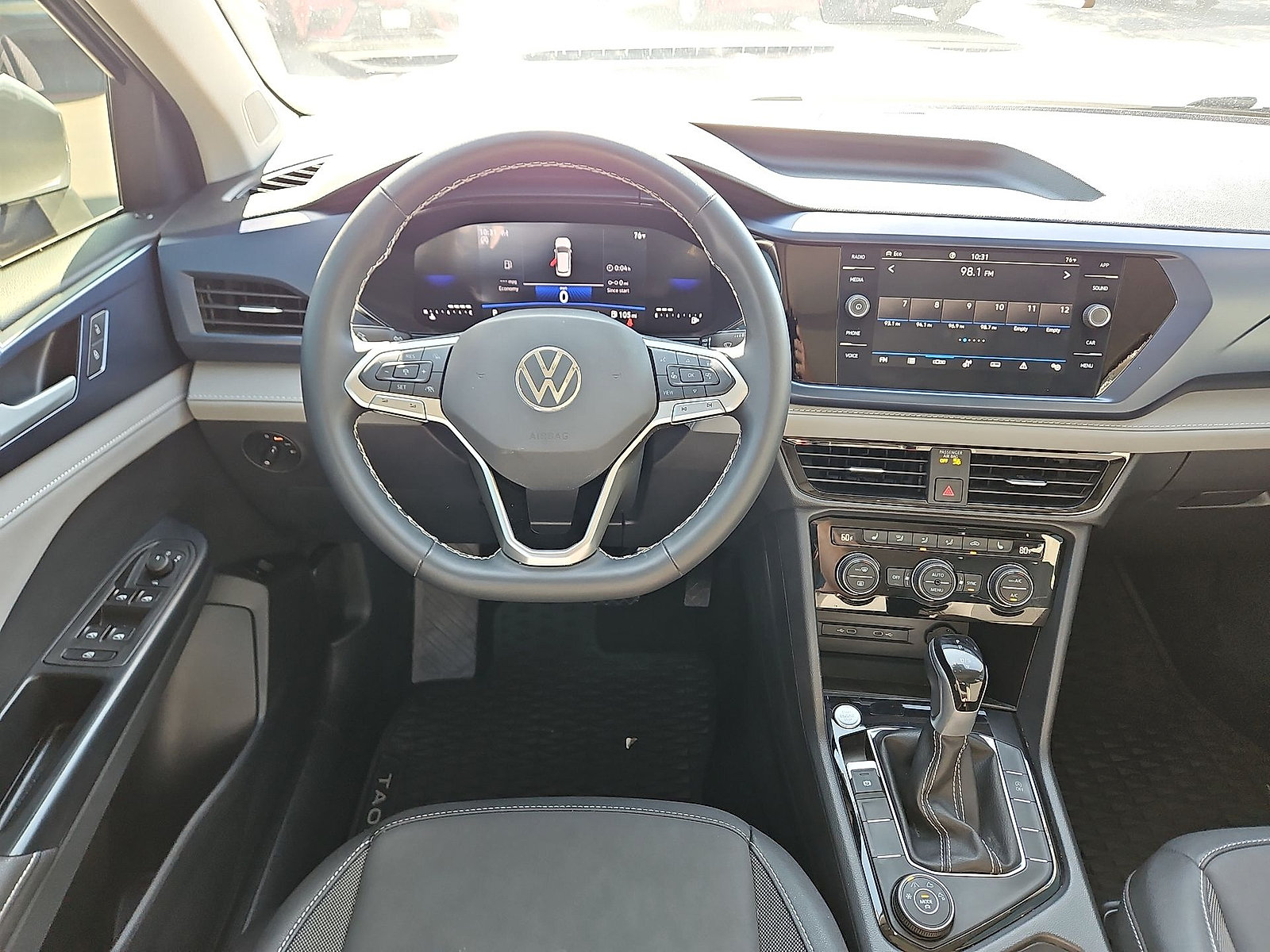 Certified 2024 Volkswagen Taos SE AWD/4WD image 14