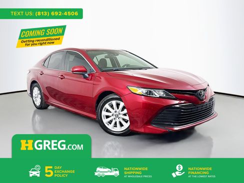 Used 2020 Toyota Camry LE image 1