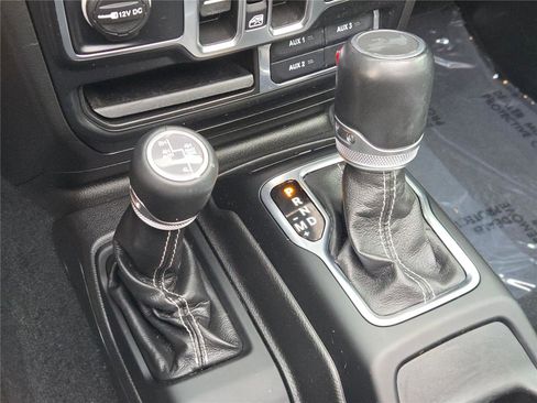 Used 2022 Jeep Wrangler Unlimited Sahara w/ Cold Weather Group image 27