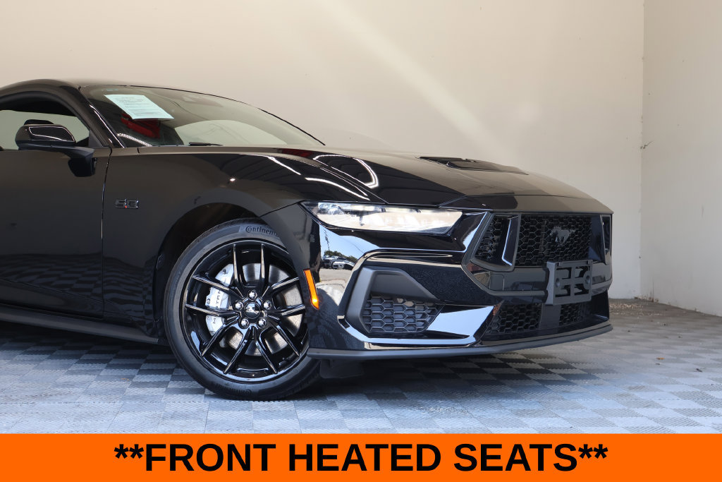 Used 2025 Ford Mustang GT RWD image 3