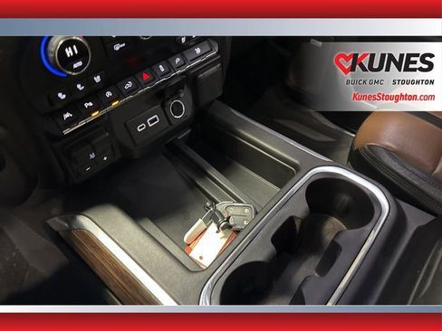 Used 2020 Chevrolet Silverado 1500 High Country image 33