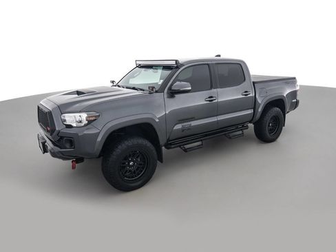 Used 2021 Toyota Tacoma TRD Sport image 9