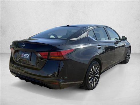 Used 2025 Nissan Altima 2.5 SV image 5