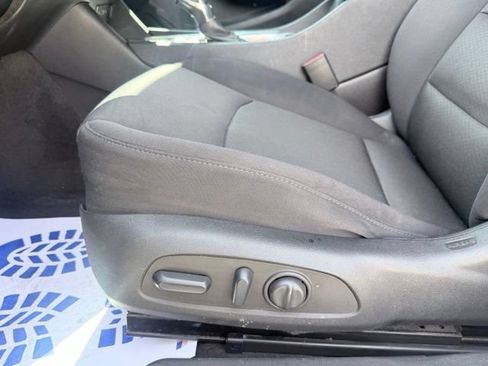 Used 2022 Chevrolet Malibu LT FWD image 21
