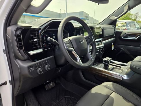 New 2026 Chevrolet Silverado 1500 RST w/ Dark Appearance Package AWD/4WD image 19