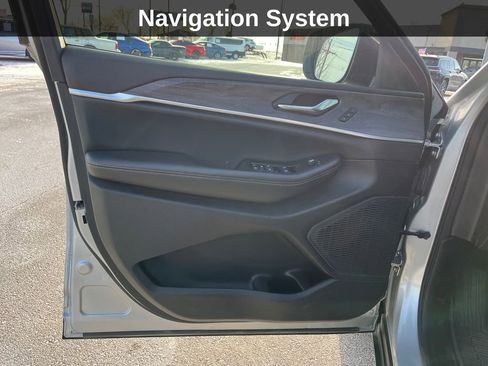 Used 2024 Jeep Grand Cherokee L Limited w/ Luxury Tech Group II image 13