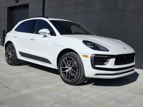 New 2025 Porsche Macan Turbo image 6