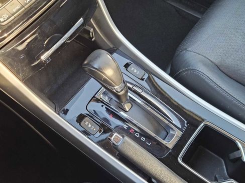 Used 2017 Honda Accord EX-L image 18