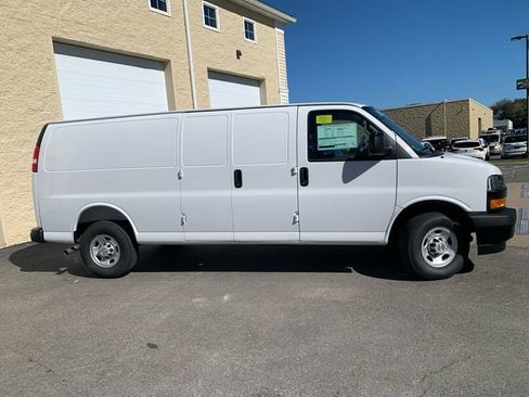 New 2025 Chevrolet Express 2500 Extended image 12