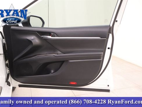 Used 2024 Toyota Camry SE image 15