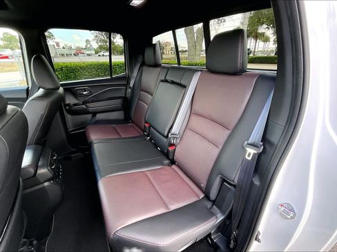 Used 2025 Honda Ridgeline Black Edition image 21