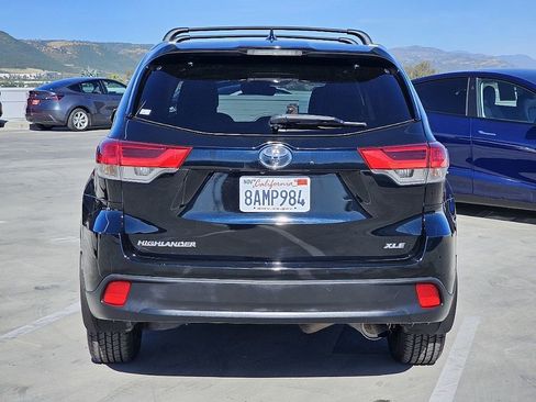 Used 2017 Toyota Highlander XLE FWD image 17
