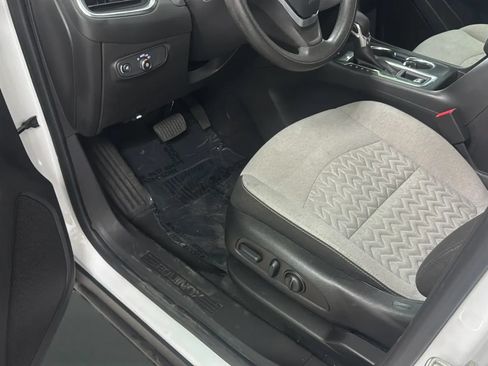 Used 2023 Chevrolet Equinox LS AWD/4WD image 25