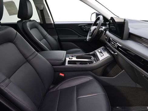 New 2026 Lincoln Aviator AWD w/ Jet Appearance Package image 16