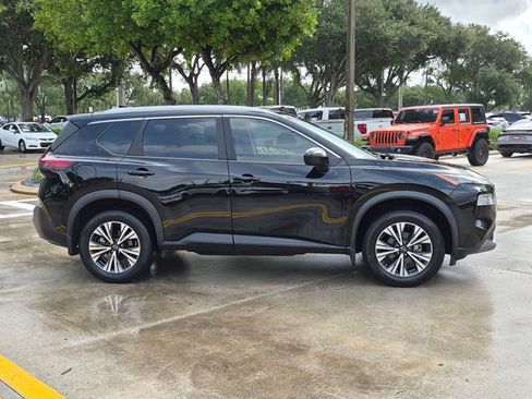 Used 2023 Nissan Rogue SV w/ SV Premium B Package FWD image 4
