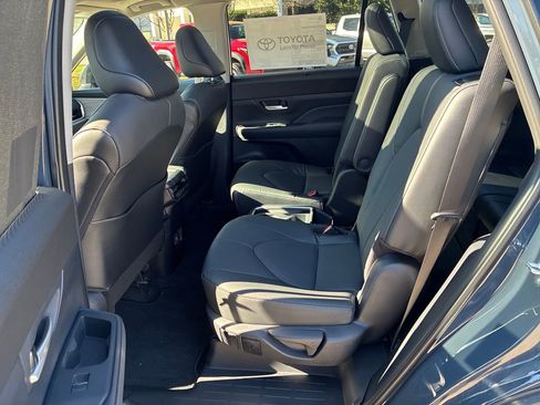 New 2026 Toyota Grand Highlander Platinum image 16