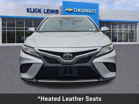 Used 2018 Toyota Camry XSE FWD image 2