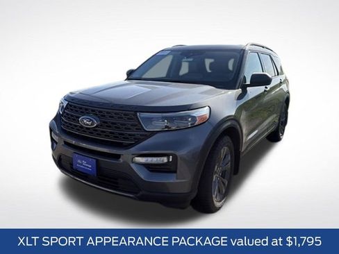 Certified 2021 Ford Explorer XLT w/ Equipment Group 202A AWD/4WD image 3