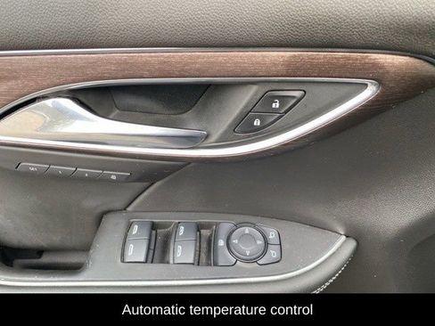 Used 2021 Buick Envision Avenir w/ Technology Package II image 12