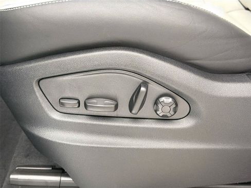 Certified 2026 Porsche Cayenne Coupe AWD/4WD image 32