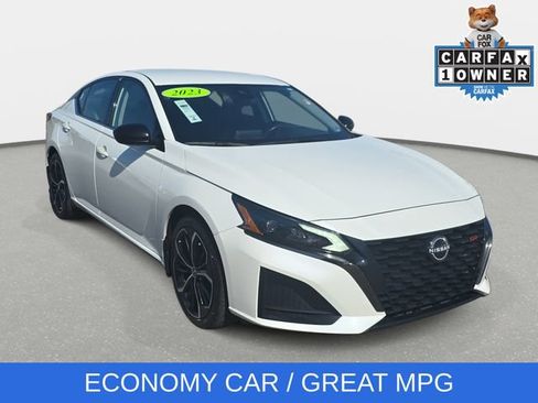 Used 2023 Nissan Altima 2.5 SR FWD image 3